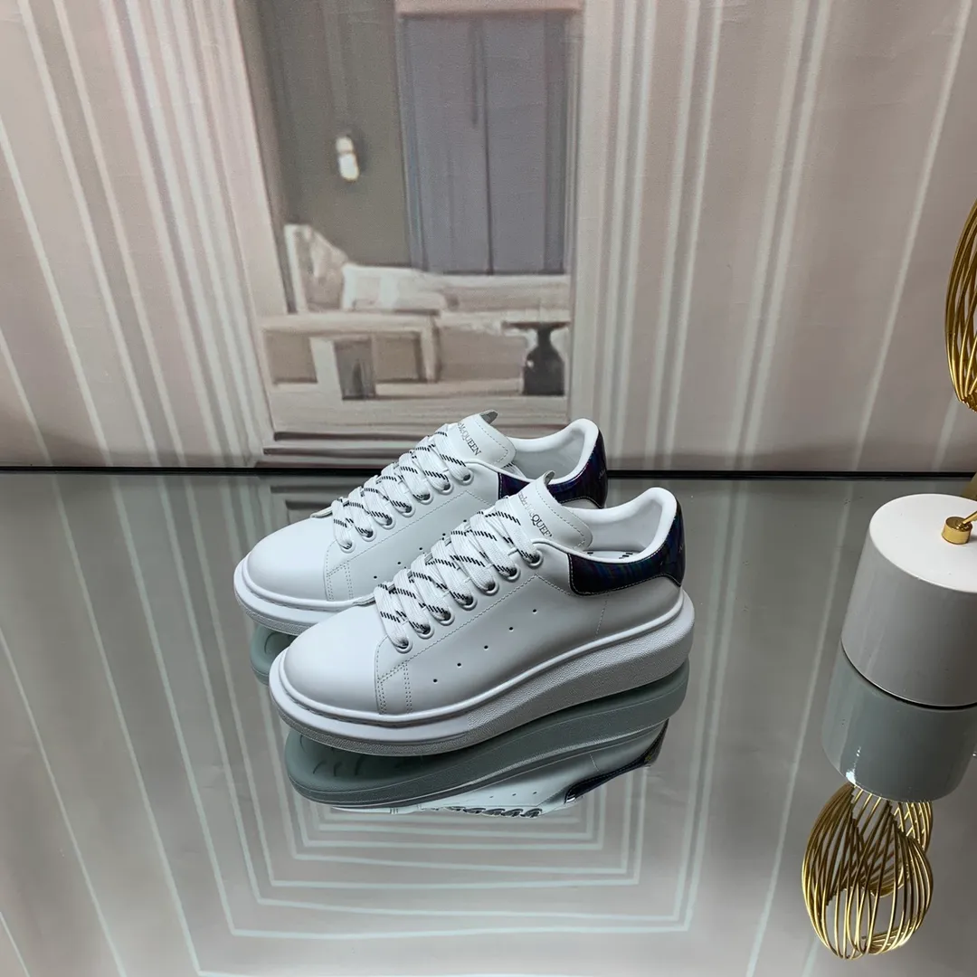 👟👟Ex-factory price 560👟👟 Professional McQueen factory. Top version. Couple style Alexander McQUEEN high version has been upgraded to the highest quality again✅ 💪McQueen Spring, Summer, Autumn and Winter top version Purchasing level✅ Recruiting national online and offline agents to join🤝 🏆Fabric: Original materials imported from Italy. Texture, water-resistant and non-discoloring 🏆Inner lining: ️A-grade Italian imported lining resistant to dirt, sweat-absorbent, breathable and comfortable 🏆Foot pads: top-grade imported Italian super-soft cowhide leather 🏆Outsole: PU+counter 1:1 🏆Shoe box: original white box. Plus white flip cover for double-layer protection. Cloth bag. Handbag. Certificate of 1:1 mold opening, 4-piece set. Delivered with a pair of shoelaces. 🖕🏿🖕🏿🖕🏿You can choose any pair of shoelaces in any color of our factory 🏆Code number: women’s 34-41. men’s 38-46 🏆Special remarks (women’s size 34.40.41, men’s size 38.45.46 is customized, no returns or exchanges) Win-win cooperation🤝